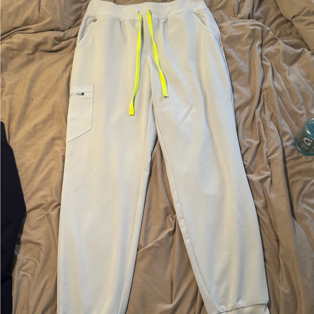 Figs joggers - open skies